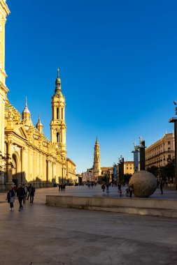 İspanya, Zaragoza 'daki Basilica de Nuestra Senora del Pilar Katedrali.