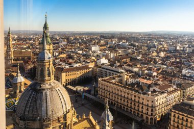 İspanya, Zaragoza 'daki Basilica de Nuestra Senora del Pilar Katedrali.