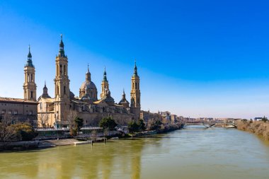 İspanya, Zaragoza 'daki Basilica de Nuestra Senora del Pilar Katedrali.