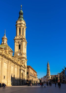 İspanya, Zaragoza 'daki Basilica de Nuestra Senora del Pilar Katedrali.