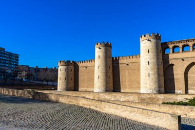 Palacio Aljaferia, İspanya 'nın Zaragoza kentindeki ortaçağ İslam sarayı..