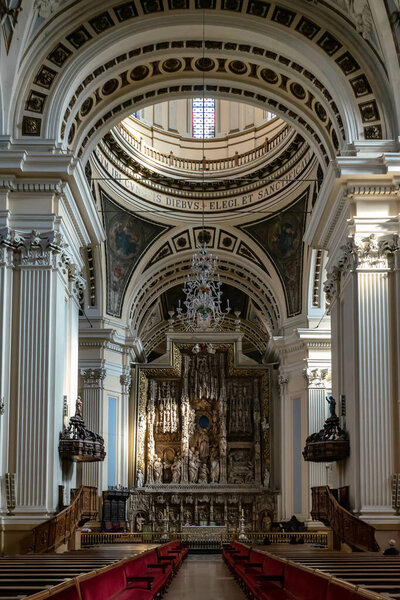 Базилика Нуэстра Сеньора дель Пилар в Сарагосе, Испания
.