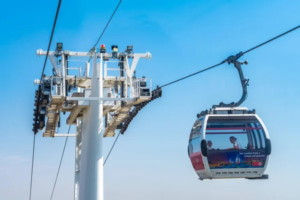 Emirates Air Line Cable Cars Thames River London — Stock Photo, Image