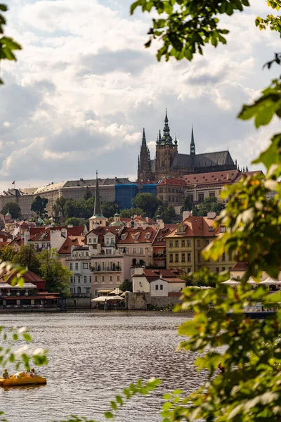 Vue Panoramique Panoramique Sur Paysage Urbain Bateau Rivière Moldava Prague — Photo