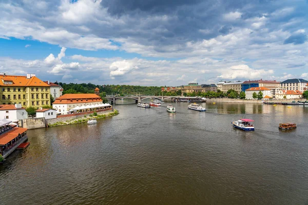 Vue Panoramique Panoramique Sur Paysage Urbain Bateau Rivière Moldava Prague — Photo
