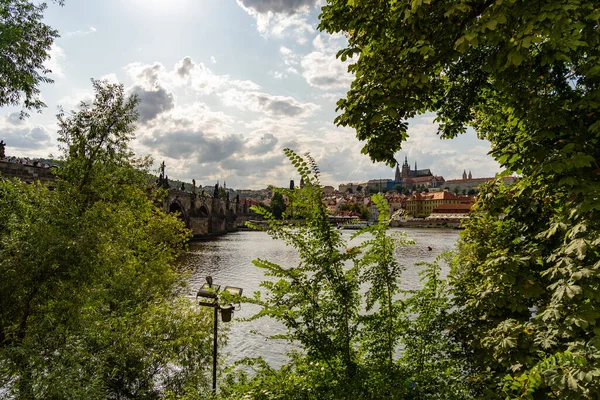 Живописная Панорама Города Видом Реку Молдавия Прага Чехии — стоковое фото