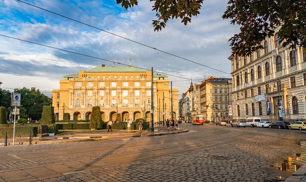 Çek Cumhuriyeti'nde Prag'ın mimari ve şehir manzarası caddesi