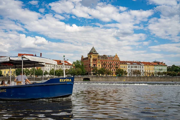 Vue Panoramique Panoramique Sur Paysage Urbain Bateau Rivière Moldava Prague — Photo