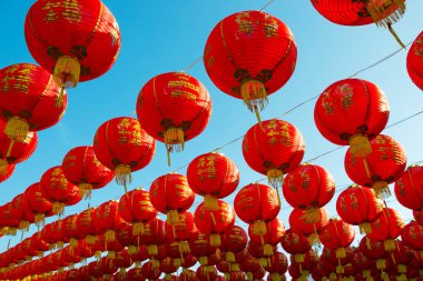 Çin fenerler asılı
