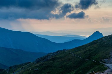 Polonya güneyindeki dağların