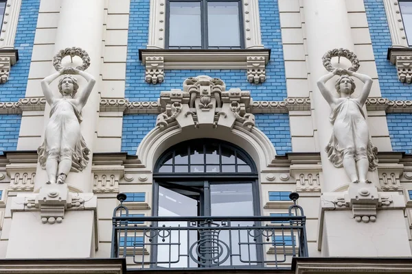 Détails du bâtiment dans la ville de Riga — Photo