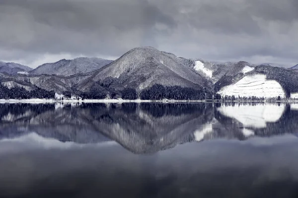 Télen a tó Tazava szimbóluma — Stock Fotó