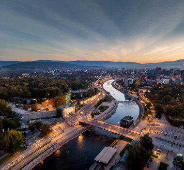 Başkenti ve en büyük şehri Sırbistan Belgrad şehridir