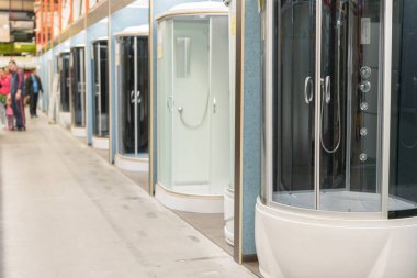 Duş kabin sıhhi tesisat dükkanı. Homepro mağaza içinde. Mağaza tavsiye ve kurulum ve bakımı iç özellikleri geniş bir yelpazesi için imkanlar sağlar