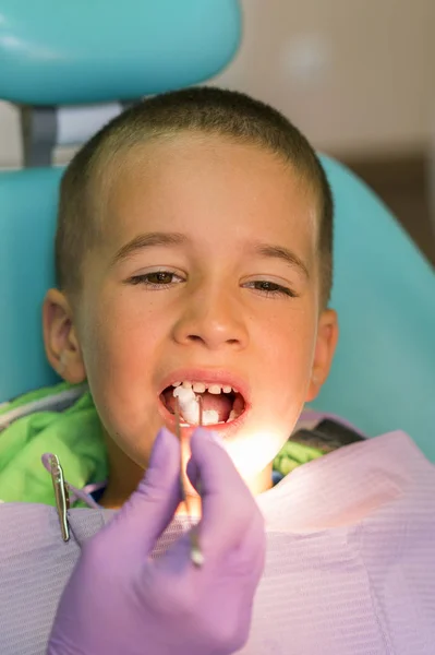 Pediatric Dentist Examining Little Boys Teeth Dentists Chair Dental Clinic — Stock Photo, Image
