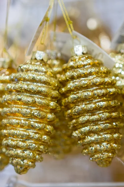 Žlutá Vánoční Hračky Podobě Kužele — Stock fotografie