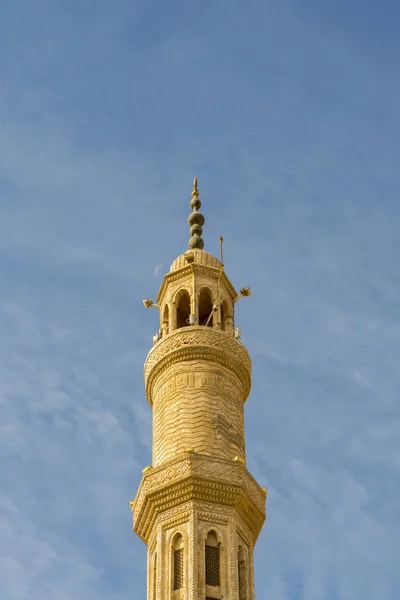 Minaret Tle Błękitnego Nieba Koncepcja Wiary Islamskiej — Zdjęcie stockowe