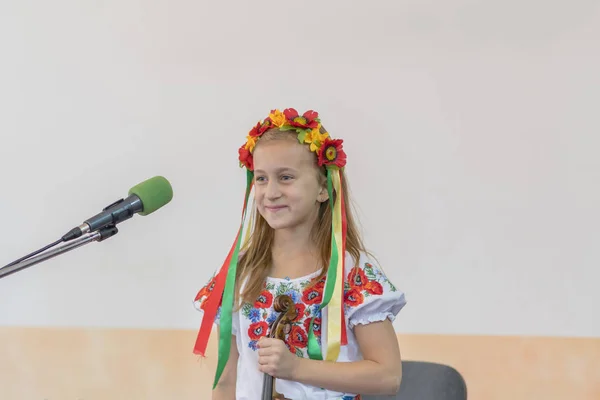 Девушка Национальной Украинской Одежде — стоковое фото