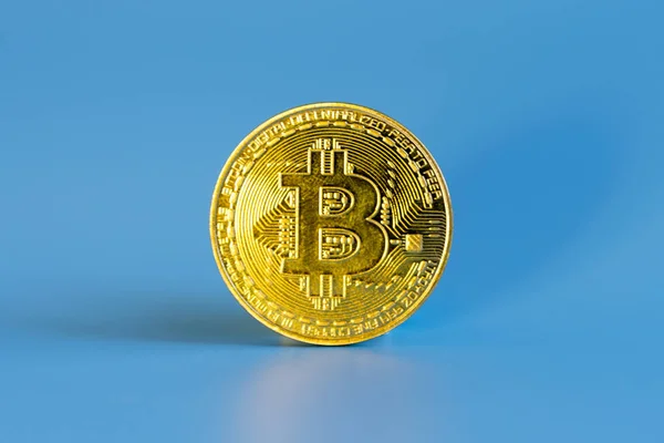 Bitcoin Munt Blauwe Achtergrond — Stockfoto