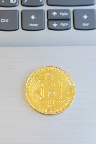 Bitcoin Laptop Bitcoin Munt Symbool Laptop Toekomstig Concept Financiële Munt — Stockfoto