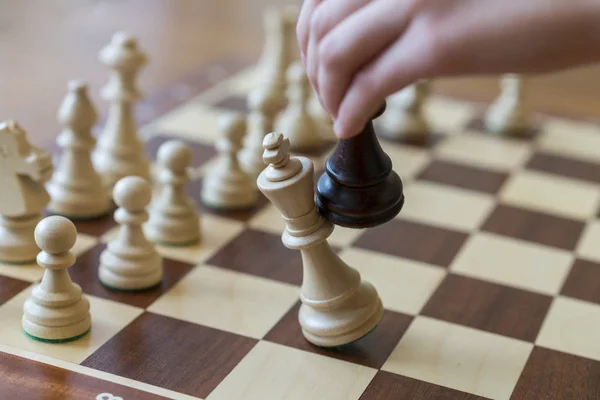 Holzschachfiguren Spielen Schachspiel Der Sturz Des Königs — Stockfoto