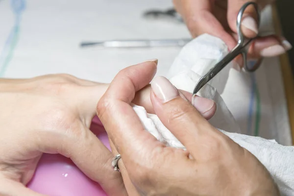 Corte Cutícula Salón Belleza Primer Plano —  Fotos de Stock