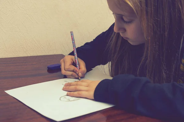 Adorable Niña Dibujando Obras Arte Cerca — Foto de Stock