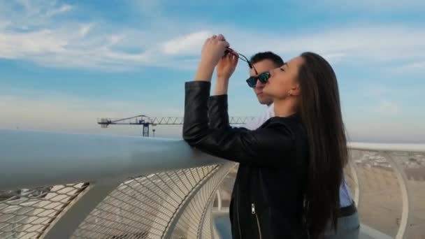 The couple on the observation deck — Stock Video