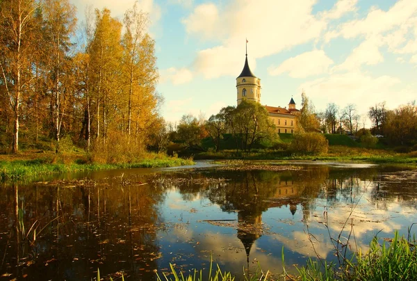 Jesienny krajobraz w Pavlovsk — Zdjęcie stockowe