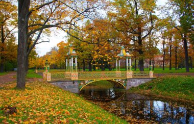 Tsarskoye Selo 'daki Çin köprüsü