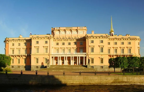 Ingenieurs kasteel in Sint-Petersburg — Stockfoto