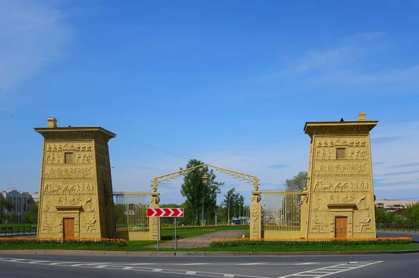 Portas egípcias em Tsarskoye Selo — Fotografia de Stock