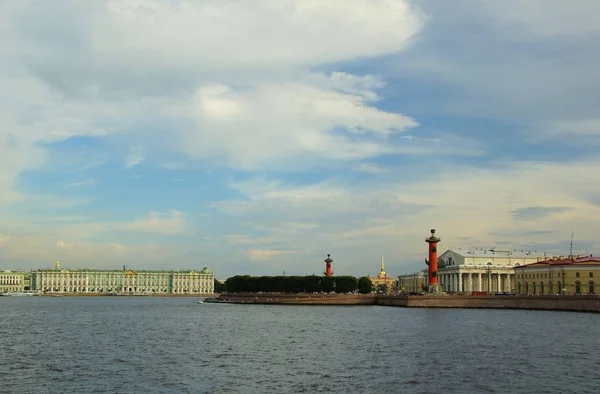 Neva i Vasilievsky island — Zdjęcie stockowe