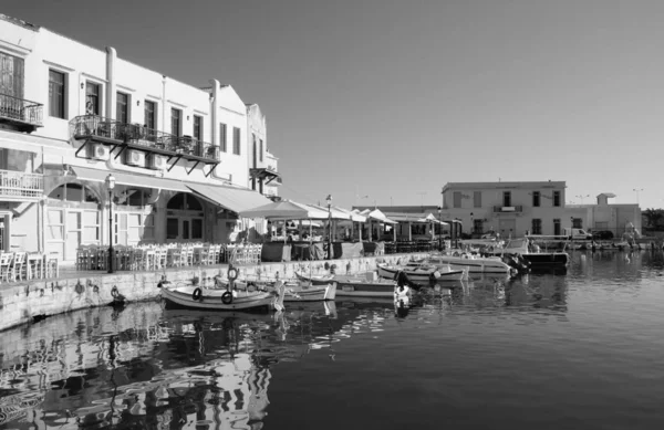 Mañana soleada en el puerto del casco antiguo —  Fotos de Stock