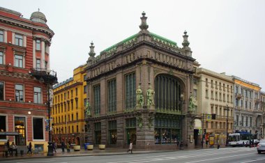 Komedi tiyatro ve Nevsky Prospect St Petersburg