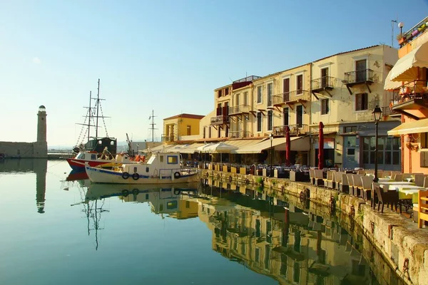 Sonniger Morgen im Hafen der Altstadt — Stockfoto