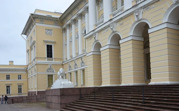 Fragmento del Palacio Mikhailovsky — Foto de Stock