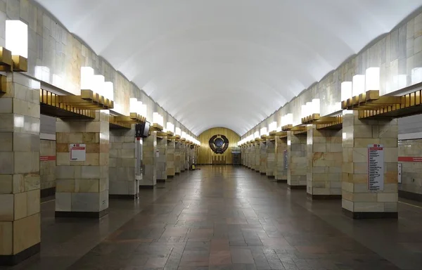 Pabellón de la estación de metro Grazhdanskiy Prospect — Foto de Stock