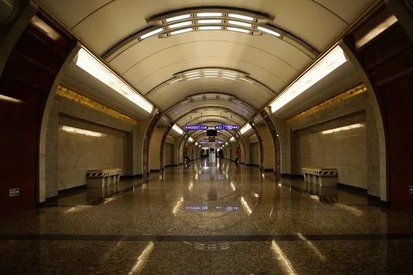 Nástupiště stanice metra — Stock fotografie