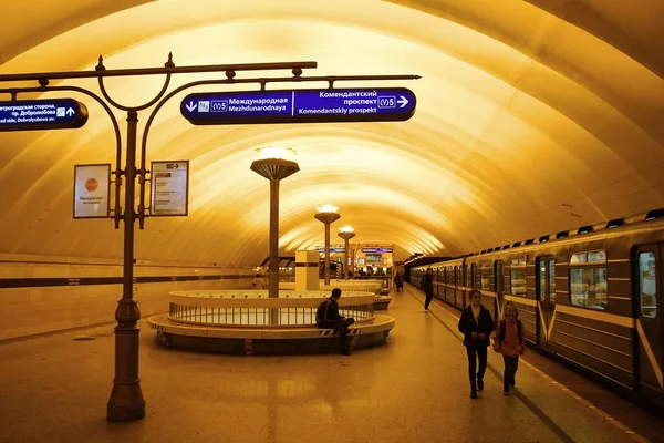 Fragment wnętrza stacji metra Sportivnaya — Zdjęcie stockowe