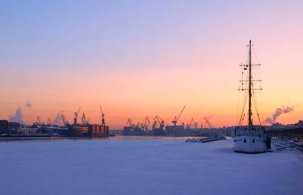 Serata invernale gelida a San Pietroburgo — Foto Stock