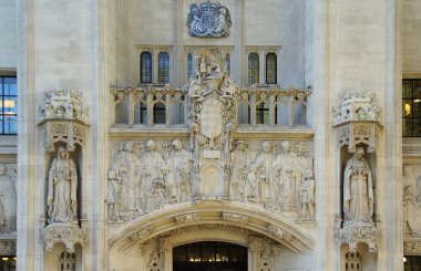 Londra 'da sonbahar sabahı ve turu, Yargı Komitesi