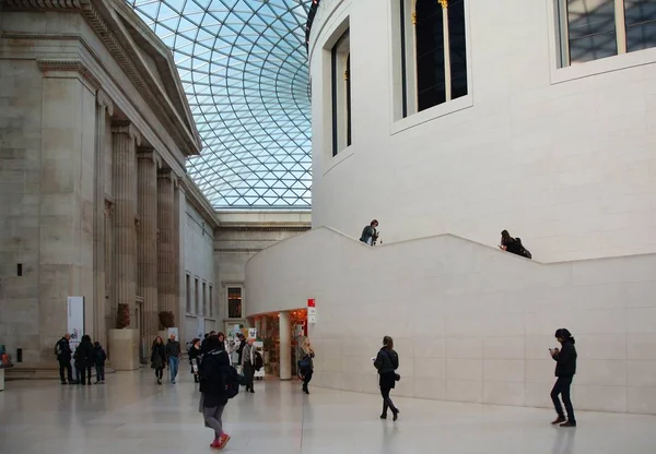 Wycieczka kulturalna do British Museum w Londynie — Zdjęcie stockowe