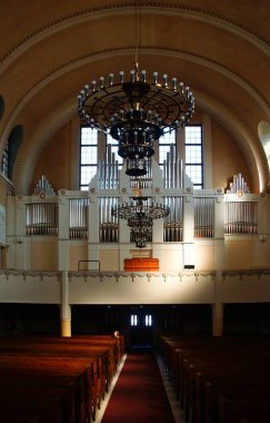 Şehirde dolaş ve Skala Kilisesi 'nin iç tasarımının bir parçası