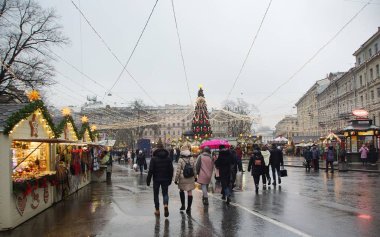 Manezhnaya Meydanı 'ndaki Noel Pazarı