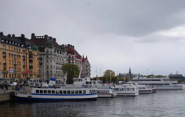 May Sunday walk in the center of Stockholm — Stock Photo, Image