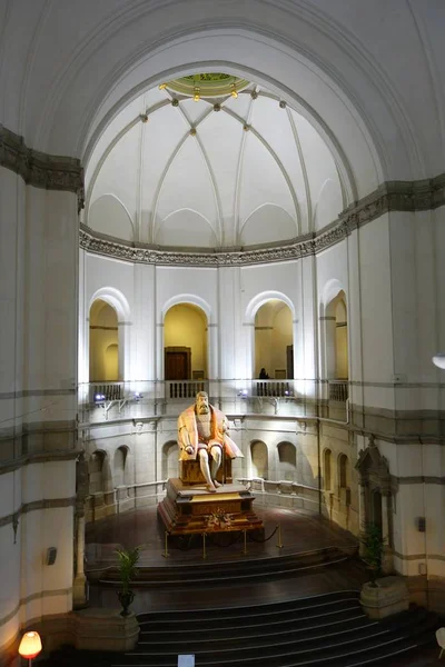 Maio Domingo passeio no centro de Estocolmo — Fotografia de Stock