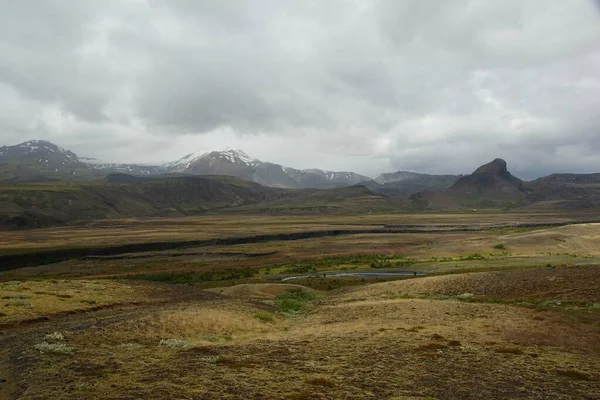 冰岛吸引人和有趣的夏季远足 博特纳 托尔斯莫克路线的一部分 — 图库照片