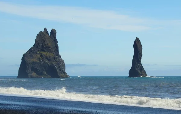 Базальтовые Кегли Расположенные Горы Рейханлы Недалеко Деревни Вик Юге Исландии — стоковое фото
