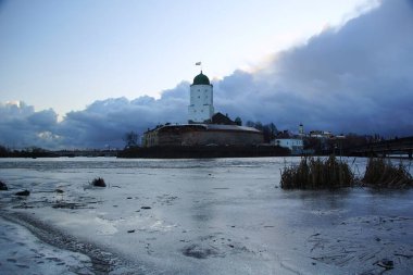 Ocak sabahı Vyborg 'da, eski şatonun kışı